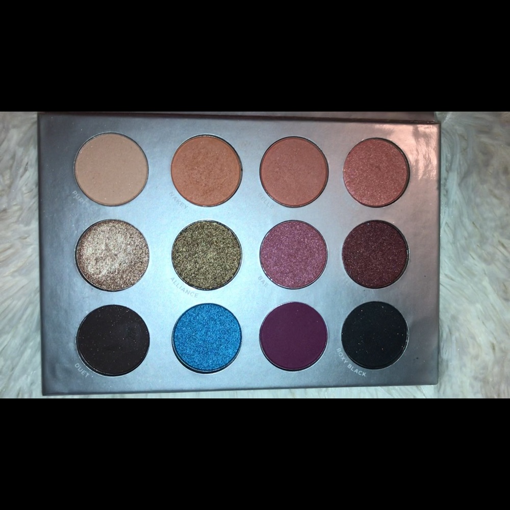 Pur x boxycharm eyeshadow palette